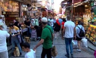 Eminönü'nde bayram alışverişi yoğunluğu: Yurttaş yüksek fiyattan şikayetçi