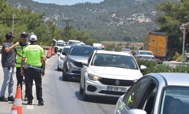 Bodrum'da bayram yoğunluğu: 48 saatte 35 binden fazla araç giriş yaptı!