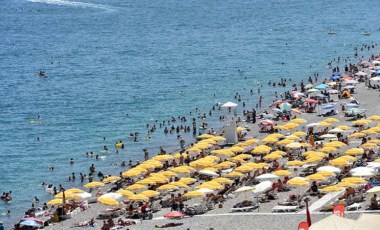 Tatil bölgelerinde bayram yoğunluğu... Sahiller doldu taştı!