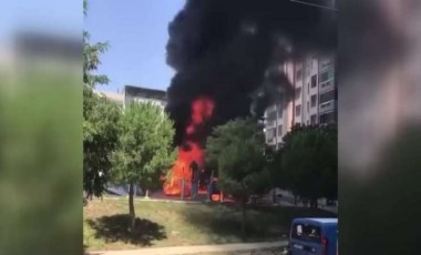 İzmir'de çocuk parkı kundaklandı