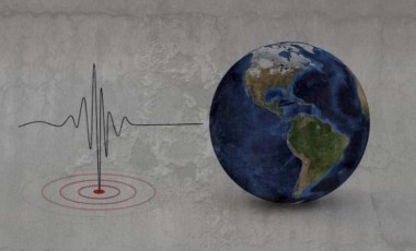 Ekvador'da 5,5 büyüklüğünde deprem meydana geldi