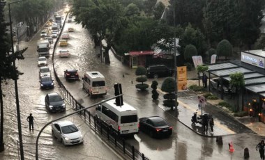 Amasya'da sağanak hayatı olumsuz etkiledi! Yollar göle döndü, ev ve işyerlerini su bastı