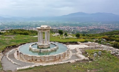 Kibyra'da ayağa kaldırılan anıtsal çeşmeden 1300 yıl sonra su akıyor