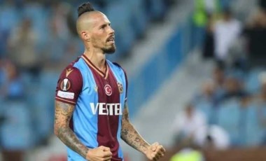 Trabzonspor'dan, futbolu bırakan Marek Hamsik'e teşekkür plaketi