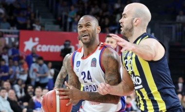 Anadolu Efes, seride öne geçti!