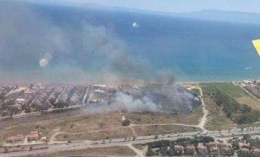 İzmir'de sazlık alanda yangın: Kontrol altına alındı!