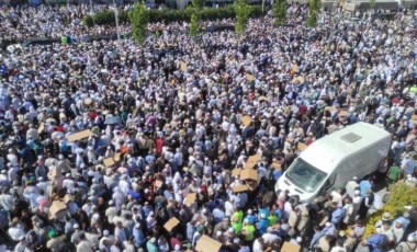 Menzil cemaati 'şeyh' Abdülbaki Erol'un cenazesini gövde gösterisine dönüştürdü!