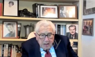 Rus komedyenler Kissinger’ı işletti:“Kuzey akımını siz vurdunuz sanıyordum”