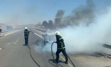 Gaziantep’te seyir halindeki otomobil alev alev yandı!