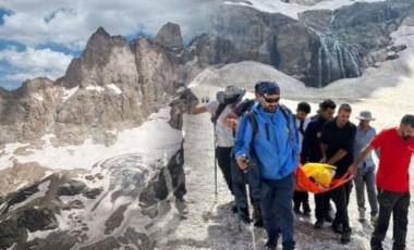 Cilo buzullarında 4 kişi kayboldu: 2 kişi kurtarıldı, çalışmalara ara verildi...