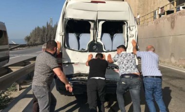 Kocaeli'nde zincirleme kaza: Servis minibüsündeki 4 işçi yaralandı!