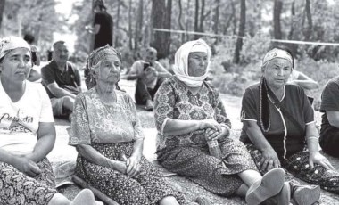 Akbelen direniyor: Askerler de kesilecek ağaçların gölgesine sığındı