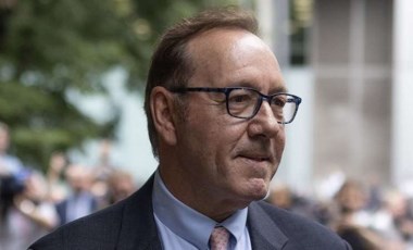 Ünlü aktör Kevin Spacey cinsel saldırı suçlarından beraat etti