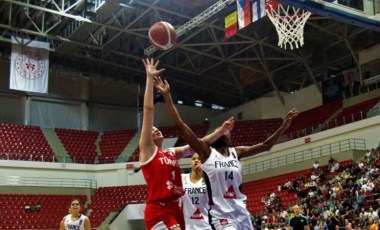 18 Yaş Altı Kız Basketbol Milli Takımı, Fransa’ya mağlup oldu