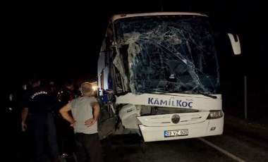 Eskişehir'de yolcu otobüsü, traktöre çarptı: 6 yaralı