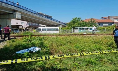 Demir yolundan karşıya geçmek isteyen kadına yük treni çarptı