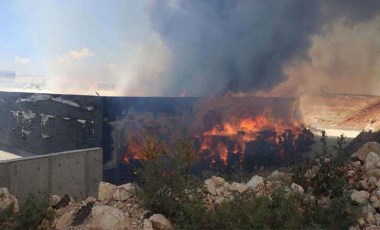 Gaziantep'te fabrika yangını: Dumandan etkilenen işçiler hastaneye kaldırıldı!