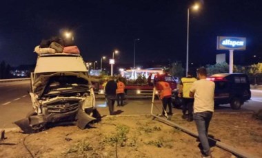 Kayseri'de minibüs ile otomobil çarpıştı: 16 yaralı