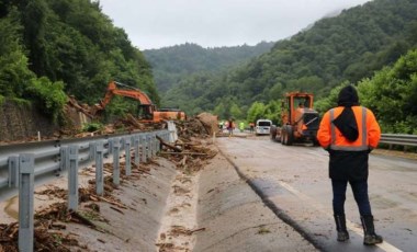 Zonguldak-İstanbul karayolu heyelan nedeniyle ulaşıma kapatıldı