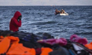 Manş Denizi'nde göçmen botu battı