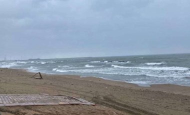 Sakarya'da '3 gün boyunca dalgalı denize girmeyin' uyarısı