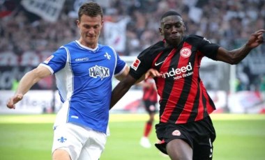 Eintracht Frankfurt galibiyet ile başladı