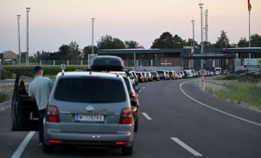 Yunanistan'daki yangınlar nedeniyle İpsala'dan geçemeyenler Pazarkule'ye yöneldi