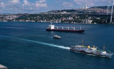 İstanbul Boğazı’nda gemi trafiği açıldı