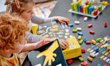 Ünlü oyuncak firması Lego'dan, braille alfabeli parçalar