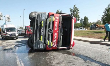 Esenler’de yangına giden itfaiye aracı devrildi: 2 yaralı