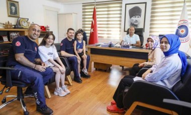 Depremde yıkılan apartmandan sağ çıktılar: Enkaz altındaki ailesini, tükürüğüyle hayata bağladı