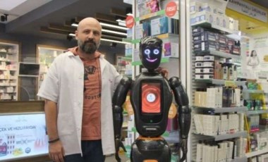 Bir ilk: Yapay zekalı eczane teknisyeni robotu işe başladı