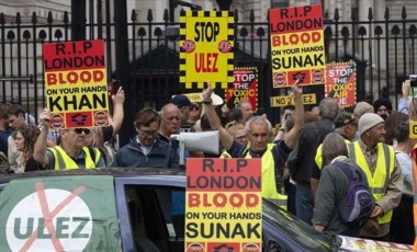 Londra’da yürürlüğe giren 'Ultra Düşük Emisyon Bölgesi' uygulaması protesto edildi