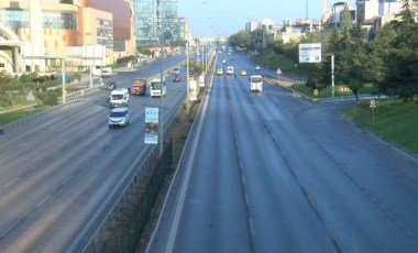 İstanbul trafiğinde 30 Ağustos etkisi: Sabah saatlerinde yollar boş kaldı