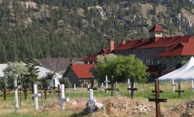 Kanada'da eski yatılı kilise okulunda çocuk mezarları bulundu