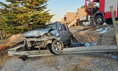 Konya'da üç aracın karıştığı trafik kazasında 1 kişi öldü, 3 kişi yaralandı