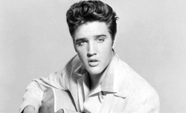 Elvis Presley’in tasarım ceketi 128 bin sterline satıldı