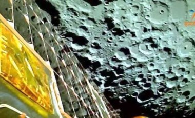 Chandrayaan-3 uzay aracı Ay yüzeyinden ilk görüntüleri yolladı