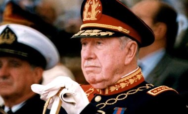 İspanya, Şilili diktatör Pinochet'ye verilen liyakat nişanını geri aldı