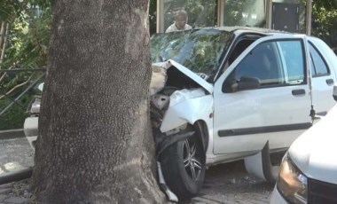 Araç otobüs durağına dalmıştı... Yaralanan kadın yaşamını yitirdi