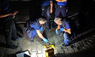 Adana'da bir garip olay: Bekçileri görünce silahı bırakıp kaçtılar!