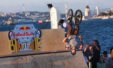 Vapurda BMX kapışması... Boğaz’ın iki yakası Red Bull Bike Your Side ile buluştu!