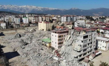 25 kişiye mezar olmuştu... Depremde yıkılan bina ile ilgili eksik ve hatalı proje iddiası!