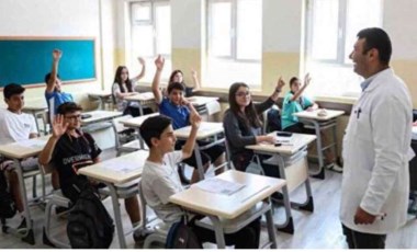 Milli Eğitim Bakanı Tekin’den Öğretmenler Günü’nde her öğretmene bir önlük: Hediye değil dayatma!