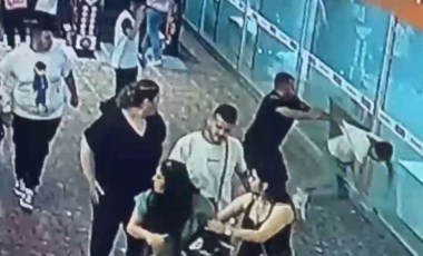 İstanbul’da AVM’de 'yan baktın' kavgası: Saldırgan serbest kaldı!