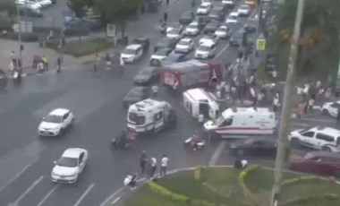 Son dakika... Fatih'te ambulans devrildi: Yaralılar var