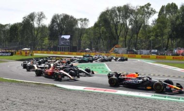 Max Verstappen, F1 İtalya GP'de rekor kırarak zafere ulaştı