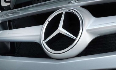 Mercedes'ten rekor: 1 depo yakıtla 1000 kilometre yol katetti...