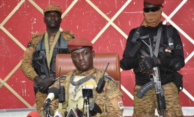 Burkina Faso'da cunta yönetimi, seçimlerin öncelik olmadığını duyurdu