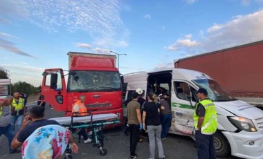 Tekirdağ’da yolcu minibüsü ile kamyon çarpıştı: 6 yaralı